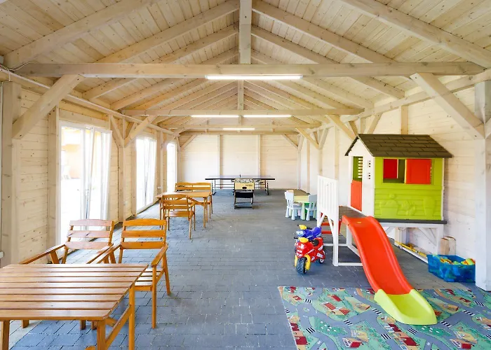 假日公园 Sloneczny Brzeg 米耶伦科