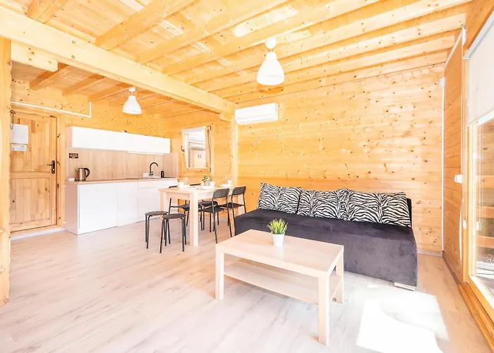 假日公园 Sloneczny Brzeg 米耶伦科