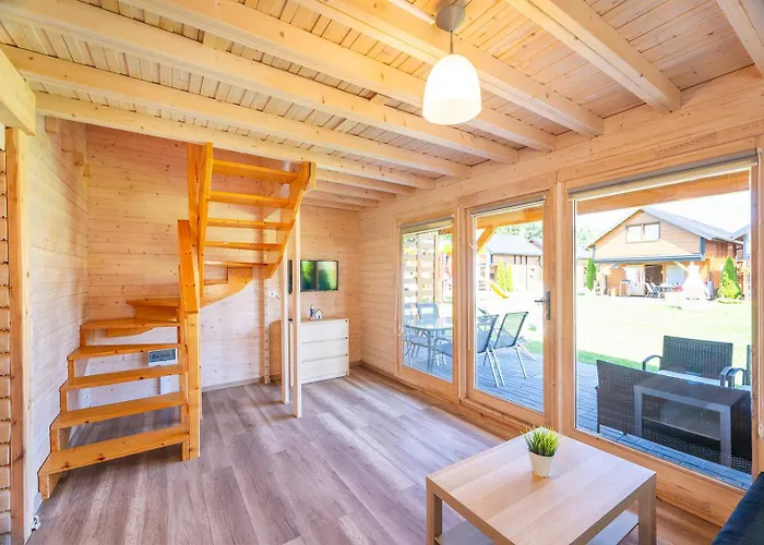 Sloneczny Brzeg 假日公园 米耶伦科